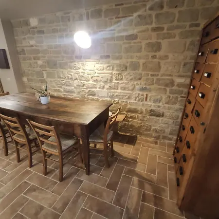 Il Fienile לינה וארוחת בוקר 3*