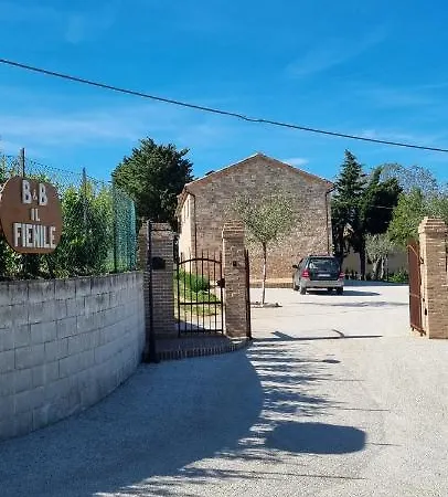 לינה וארוחת בוקר Il Fienile 3*